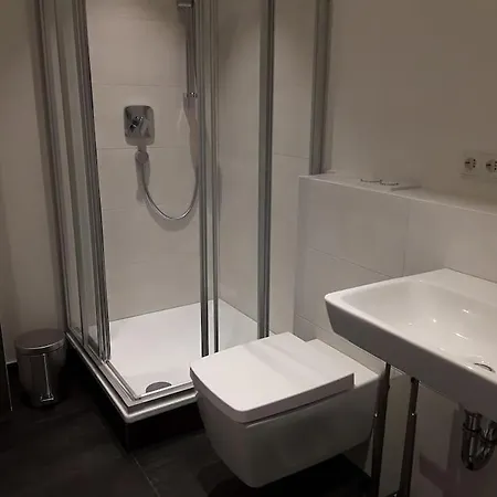 Modernes 1 Studioapartment In Ruhiger Zentrumsnaher Lage - Free Parking Lejlighed *